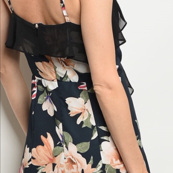BLACK FLORAL RUFFLED DETAIL MAXI DRESS - Picture 3 of 10